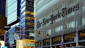 سبق واعتذرت الـ"نيويورك تايمز" عن أخطائها التحريرية في محطات تاريخية مثل تغطيتها المضللة لأسلحة الدمار الشامل في العراق عام 2003 - ( cco )