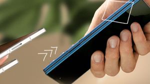 الهاتف يجمع بين تصميم مرن وتقنيات ذكاء اصطناعي- أرشيفية