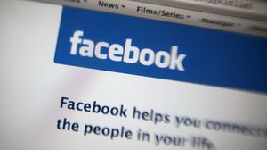 فيسبوك أغلق عشرات الصفحات الفلسطينية خلال الأيام الماضية التي تتناول جرائم الاحتلال الإسرائيلي- أ ف ب