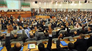 قانون الموازنة يقسم البرلمان الجزائري - أرشيفية