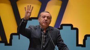 إشارة رابعة التي رفعها أردوغان تسببت بأزمة دبلوماسية مع مصر - الأناضول