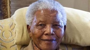 الرئيس الاسبق لجنوب افريقيا نلسون مانديلا
