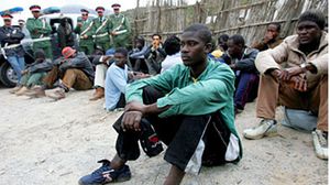 الأمن المغربي يعتقل مئات المهاجرين غير الشرعيين إلى إسبانيا - أ ف ب