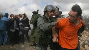 اعتقلت قوات الاحتلال الإسرائيلي مسنا فلسطينيا في بلدة عزون شرق قلقيلية- أرشيفية