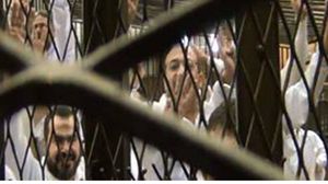 الحسيني للقضاة: "نجوا أنفسكم أمام الله وأخلوا سبيلنا نريد أن نخرج من السجن على يد قضاء مصر العادل".