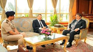اجتماع بين مرسي والسيسي وقنديل- أرشيفية