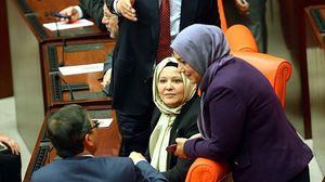 برلمانيات تركيات يرتدين الحجاب تحت قبة البرلمان للمرة الأولى منذ 15 عاماً