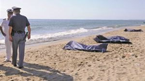 كثير من اللاجئين السوريين وصلوا إلى الشواطئ الإيطالية جثثا هامدة بعدما غرقوا في البحر (أرشفية)