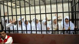 "فتيات الإسكندرية" في القفص أثناء المحاكمة- أرشيفية