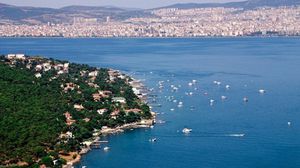 تعتمد تركيا في سياحتها على زيارة السياح لجزرها