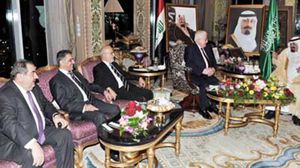 الرئيس العراقي فؤاد معصوم خلال لقائه الملك السعودي عبدالله بن عبد العزيز - أ ف ب