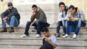 67 بالمائة من الشباب التونسيين لا يعيرون اهتماما للشأن السياسي- أ ف ب
