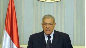 رئيس مجلس الوزراء المصري إبراهيم محلب - أرشيفية