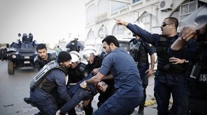 إصابة رجلي أمن في تفجير بالبحرين- أرشيفية