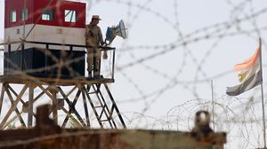 يعمل الجيش المصري على إنشاء منطقة عازلة على طول الحدود مع غزة - أ ف ب