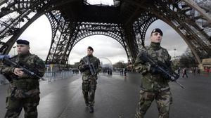 انتشار الجيش الفرنسي في المرافق الرئيسة بباريس - أ ف ب