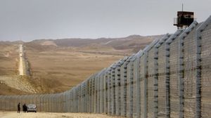 تشهد سيناء عمليات تهريب أفارقة لإسرائيل ينتهي قسم كبير منها بقتل أو احتجاز هؤلاء المهاجرين - أرشيفية