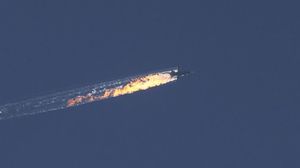 الطائرة السوخوي الروسية تشتعل قبل سقوطها - الأناضول