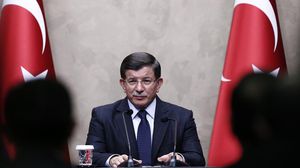 داود أوغلو: تركيا لا تعتزم الزج بقواتها البرية في الحرب الدائرة في سوريا - الأناضول