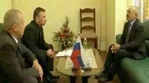 صالح زار السفارة الروسية في صنعاء للتضامن عقب إسقاط مقاتلة روسية من طرف تركيا ـ غوغل 