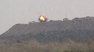 لحظة تدمير دبابة أسدية في معارك سابقة حول تل عتمان ـ غوغل