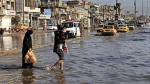أدت الأمطار الغزيرة لفيضان نظام الصرف الصحي وغرق مناطق ببغداد - أرشيفية