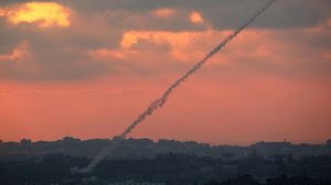 إطلاق صاروخ من قطاع غزة سقط في منطقة مفتوحة بالنقب المحتل - موقع "وللا"