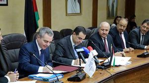 وزير التخطيط الأردني عماد الفاخوري وقع اتفاقية لتمويل مشروعين - بترا