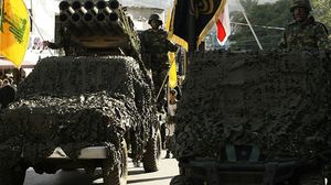 عناصر من وحدة الصواريخ في حزب الله خلال استعراض عسكري- جيتي