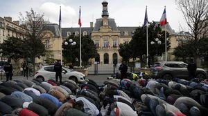 يتهم المسلمون في فرنسا السلطات بعدم توفير أرض مناسبة لبناء مسجد جديد- تويتر