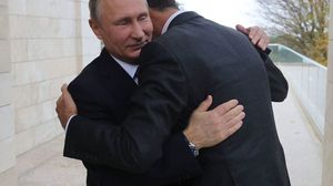 التقى الأسد قبل أيام بوتين في سوتشي بروسيا- جيتي