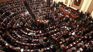 يضم الائتلاف سبعة أحزاب لها 317 نائبا من أصل نواب المجلس الـ596- جيتي