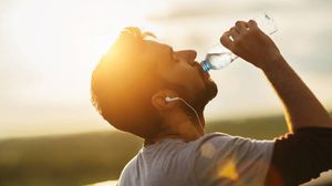 شرب الكثير من الماء يساعد على حماية الجسم من الشيخوخة المبكرة- أرشيفية