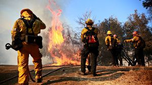 حرائق الغابات المستمرة منذ 8 تشرين الثاني/نوفمبر الجاري في ولاية كاليفورنيا- جيتي 
