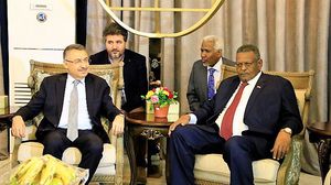 النائب الأول للرئيس السوداني استقبل فؤاد أوقطاي بمطار الخرطوم- وكالة الأنباء السودانية