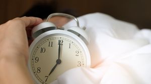 لعدة سنوات كان الأطباء يحذرون من أن قلة النوم تؤدي إلى ارتفاع ضغط الدم والجلطات في الشرايين 