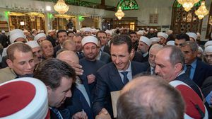 حضر المناسبة مجموعة من كبار المسؤولين في نظام الأسد، إضافة إلى المفتي أحمد بدر الدين حسون- الرئاسة السورية