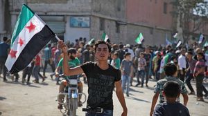 تتعرض مناطق المعارضة في إدلب إلى قصف بين الحين والآخر من قوات الأسد- جيتي