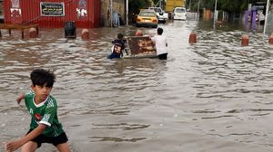 مدن عراقية عدة أعلنت تعطيل الدوام الرسمي بسبب السيول- تويتر