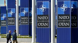 يمد حلف الناتو أوكرانيا بمساعدات عسكرية لمواجهة الغزو الروسي- جيتي