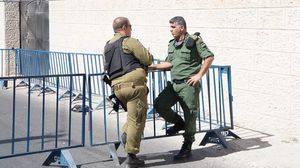 يتعمد جيش الاحتلال اقتحام رام الله والبيرة في ساعات الذروة، بهدف اعتقال شبانا فلسطينيين- تويتر