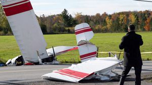 وأوضحت الشرطة الكندية أن الطائرة الأخرى تمكنت من الهبوط بسلام بشكل اضطراري- موقع cp24 الكندي