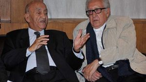 اليوسفي وصديقه المقرب وزير الخارجية الجزائري الأسبق لخضر الإبراهيمي ـ فيسبوك