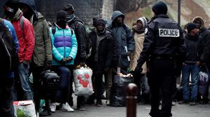 تقرير حقوقي ينتقد سياسات باريس التي تضيق على اللاجئين  (الأورومتوسطي)