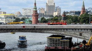 يقال إن ما يعادل عشرة مليارات يورو من المنتجات التي يُحظر تجارتها مع موسكو قد عبرت الحدود الروسية قادمة من آسيا- جيتي