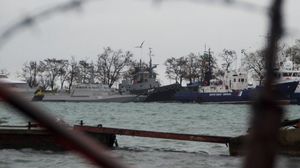 قال جهاز الأمن الفيدرالي الروسي إن السفن الثلاث التي احتجزتها القوات في البحر الأسود غادرت مضيق كيرتش- رويترز