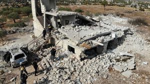 ناشطون قالوا إن قوات النظام وروسيا كثفت من هجماتها على ريف ادلب - جيتي 