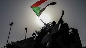 المثقفون السودانيون يناقشون تحديات الخطاب الثقافي بعد نجاح ثورتهم (الأناضول)