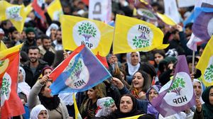 الأمن التركي اعتقل عددا من رؤساء بلديات الحزب بتهمة التعاون مع "العمال الكردستاني"- الإعلام التركي