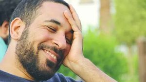 اعتقل نظام الانقلاب المصري الصحفي شادي زلط من منزله دون أمر ضبط وإحضار من النيابة- تويتر